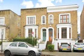 2 bedroom Flat for s...